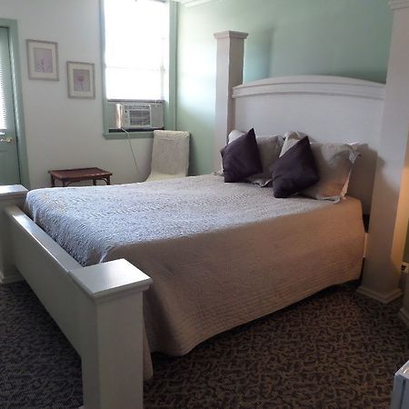 Stone Waters Inn Bellaire 外观 照片