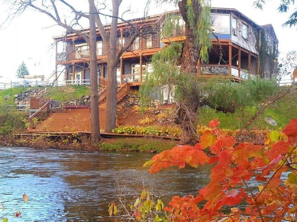 Stone Waters Inn Bellaire 外观 照片